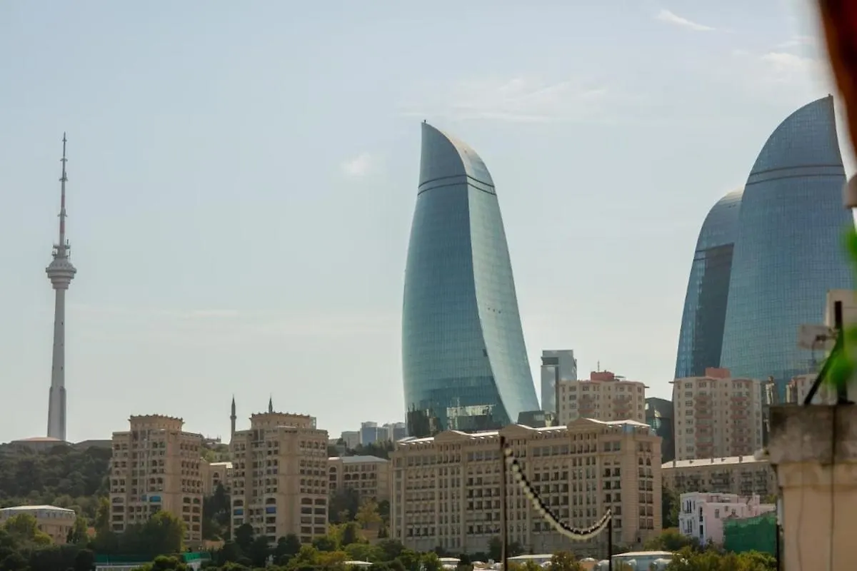Look Ahead Travel Grand House With Maiden Tower Wiew And Terrace Bakoe
