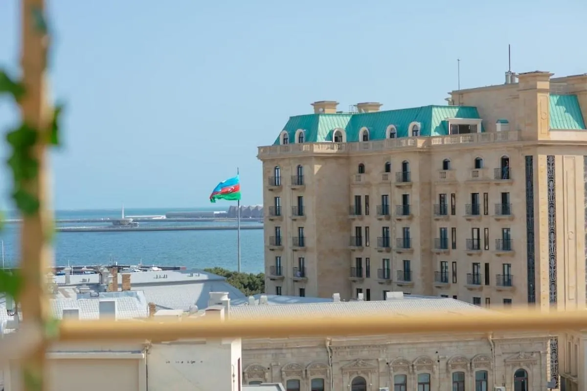 Look Ahead Travel Grand House With Maiden Tower Wiew And Terrace Bakoe Appartement
